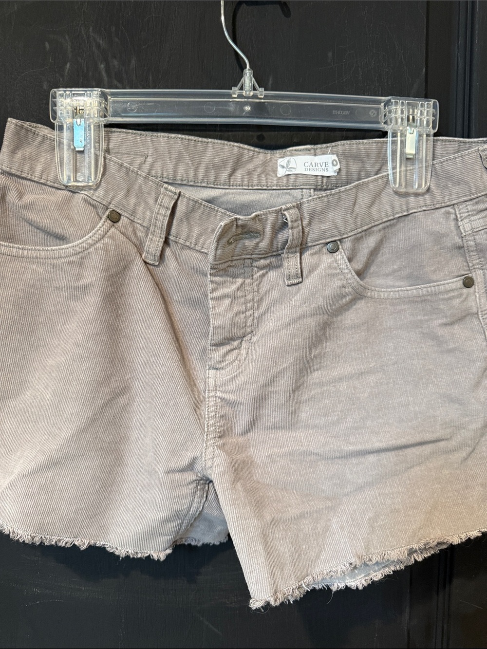 Carve Designs Women's Taupe Corduroy Frayed-Hem Shorts size 6